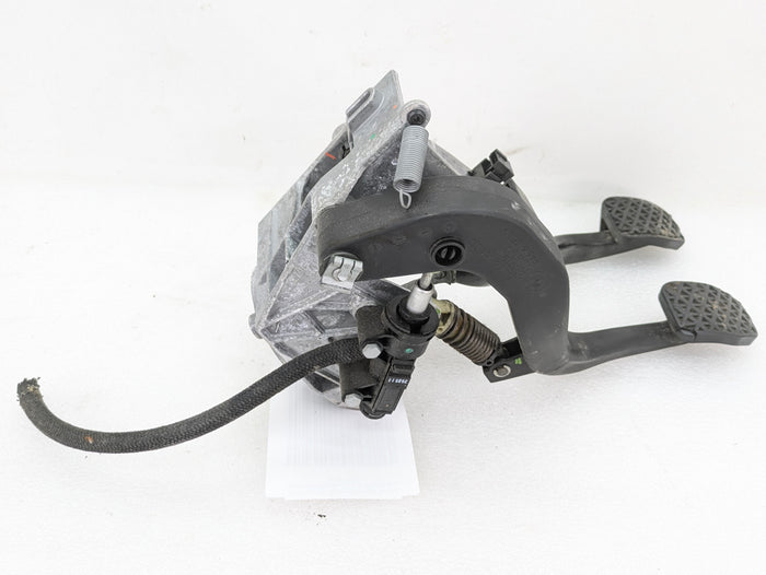 BMW E92 E93 E90 E91 335xi 330xi 328xi 325xi 323i Manual Transmission Clutch & Brake Pedal Assembly 6761310