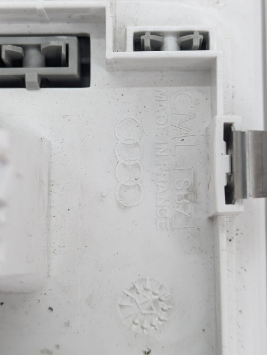 2018 Audi 8U Q3 Front Dome Overhead Interior Light Grey 8X0947135AK/8X0959613 *Damaged*