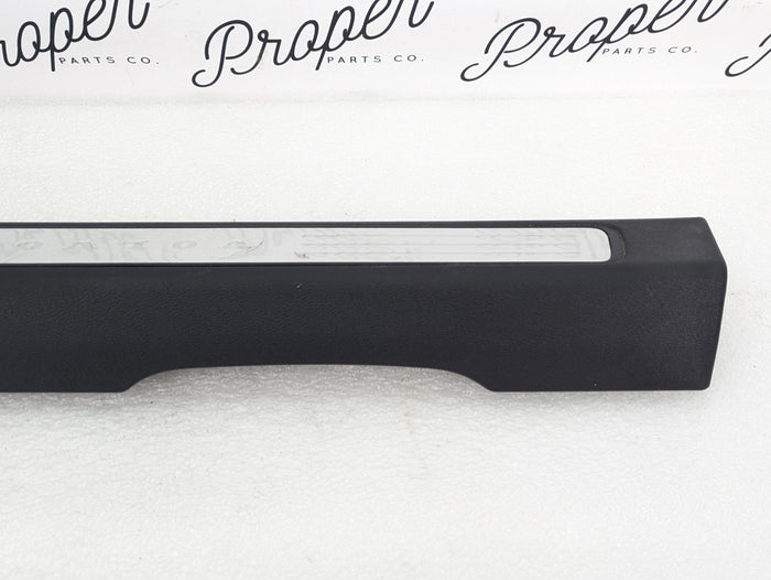 2021 Volvo V60 T6 R-Design Front Right Door Sill Trim 31468387