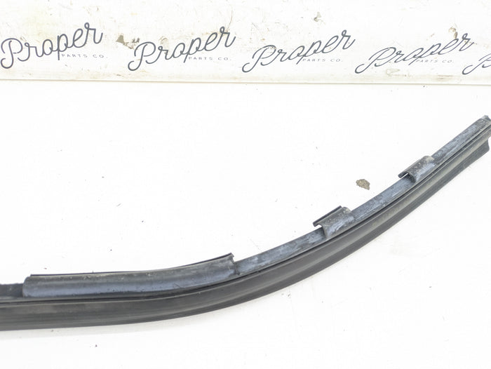 BMW G22 G23 G20 G26 430ix 330ix 330ex Rearward Engine Bay Hood Rubber Weather Seal Gasket 7419380