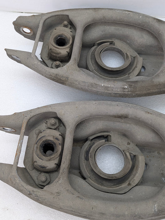 BMW E82 E88 135i 128i Rear Right/Left Lower Control Arm Spring Perch 33326772899
