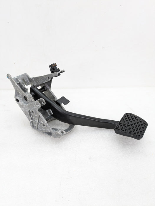 BMW E82 E88 E90 E91 E92 E93 335xi 330xi 328xi Automatic Brake Pedal 6751975