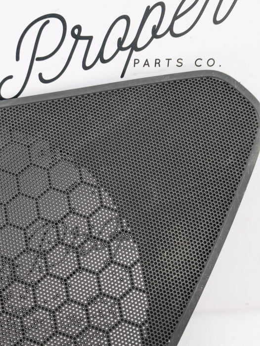 Chevrolet C7 Corvette Stingray Left/Driver Side Door Audio Speaker Grill Trim APY44525 *DAMAGED*