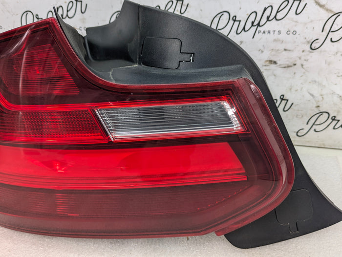 BMW F22 F23 228xi M240xi M235xi 230xi F87 M2 Pre-LCI Left/Driver Side Tail Light Assembly 7295427