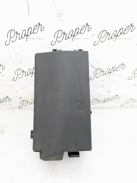 2015 Chevrolet 5th Gen Camaro 2SS Main Engine Bay Compartment Fuse Box Panel Relay Junction 22760635