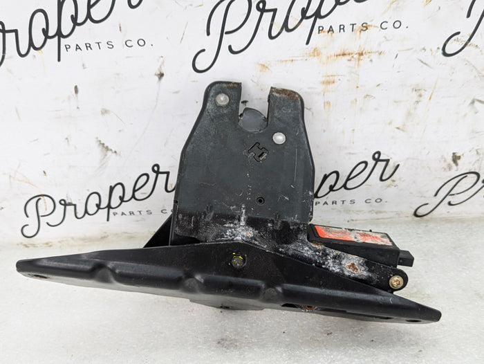 BMW E61 530xi 525xi 545i 550i Wagon Rear Tailgate Lift Lock Latch Actuator 7071594