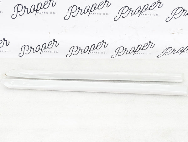 BMW E46 330Ci 328ci 325ci 323ci Coupe/Convertible Rear Quarter Panel Body Trim Molding Set Alpine White 8208673/8208674