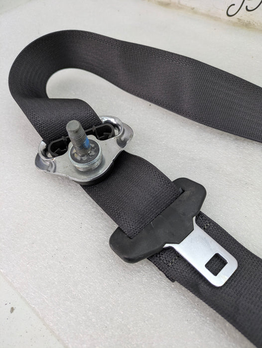 Chevrolet C7 Corvette Stingray Z51 Right/Passenger Side Seat Belt Retractor Assembly 23155622