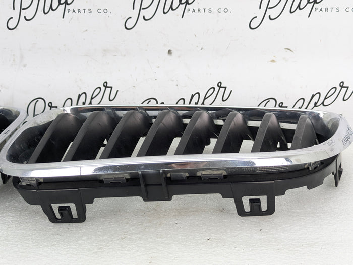 BMW F22 F23 2 Series Pre-LCI Chrome Kidney Grille Set 7295521/7295522 *DAMAGED*