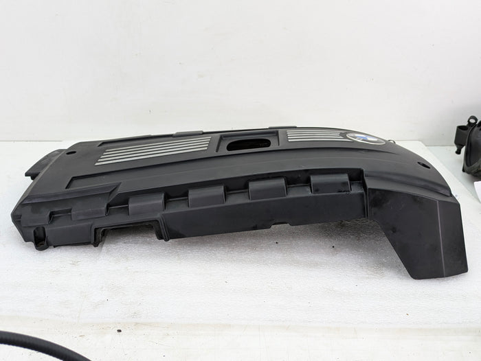 BMW E82 E88 E90 E92 E93 335i 335is 335xi N54 Engine Coil Pack Cylinder Head Cover Trim 11127575036 *Damaged*