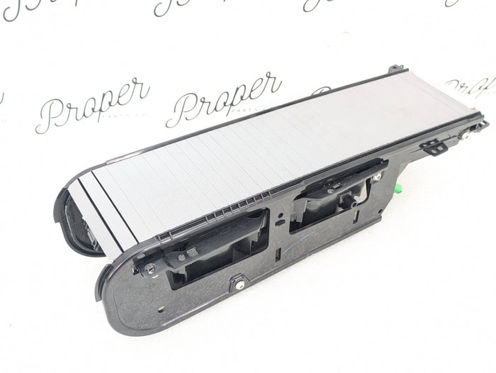 2021 Volvo V60 T6 R-Design Center Console Cup Holder W/Silver Roller Cover 32260733/32289726
