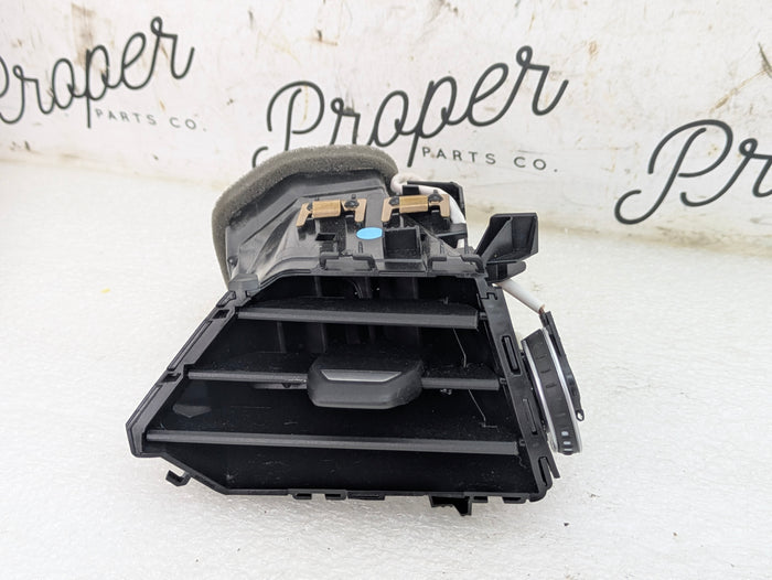 BMW G22 G23 G20 G26 430ix 330ix 330ex Right/Passenger Side Dashboard Air Vent 6848618