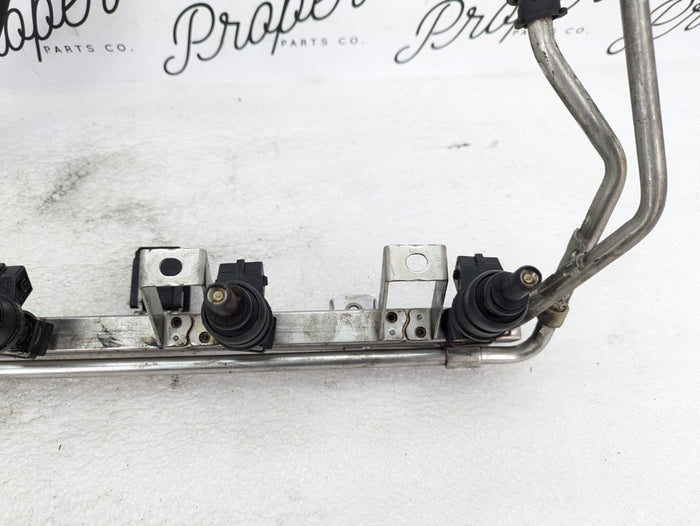 BMW E46 328ci 323ci M52 Fuel Rail Injector Tube & Fuel Injectors 1433024/1427240