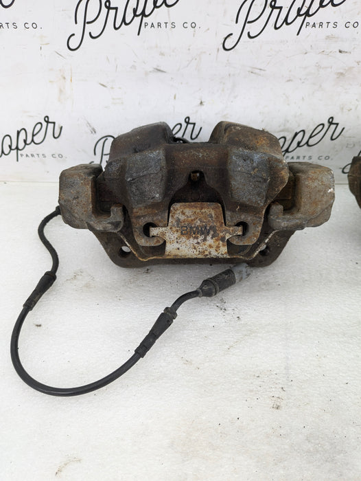 BMW F22 F23 228xi 230xi 228i 230i Front Left/Right Brake Caliper Set 34116857687/34116857688