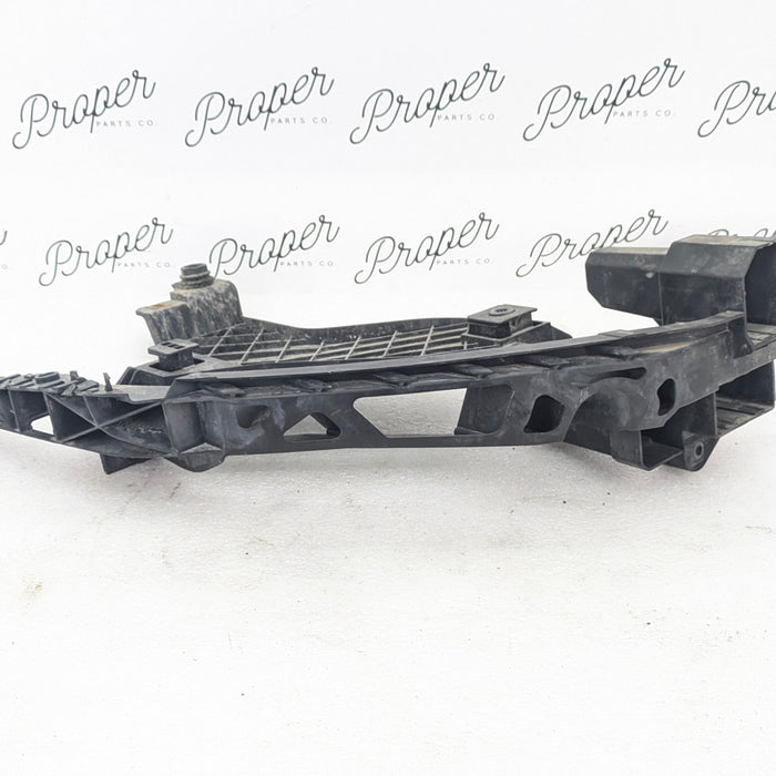 2018 Audi 8U Q3 Right Headlight Bracket Support Arm 8U0805608