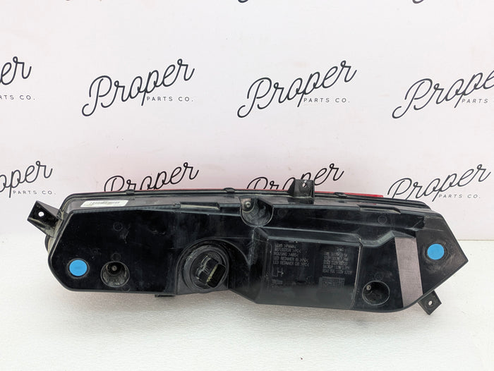 Chevrolet C7 Corvette Stingray Rear Left/Driver Side Tail Light 23170469 *DAMAGED*