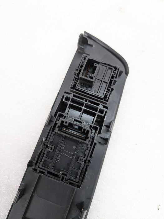 Toyota GZEA14 GR Corolla Front Right/Passenger Side Door Lock & Window Switch W/Trim 74231-12C90