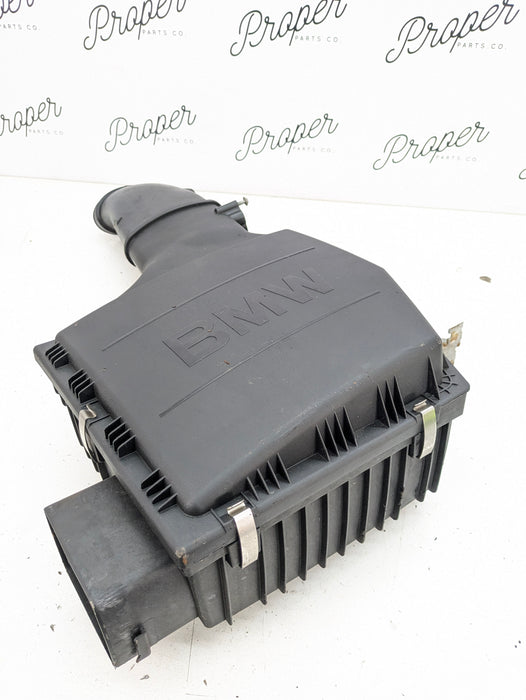 BMW E90 E92 E93 335xi 335i E88 E82 135i N55 Engine Intake Air Box Filter Housing 7599284