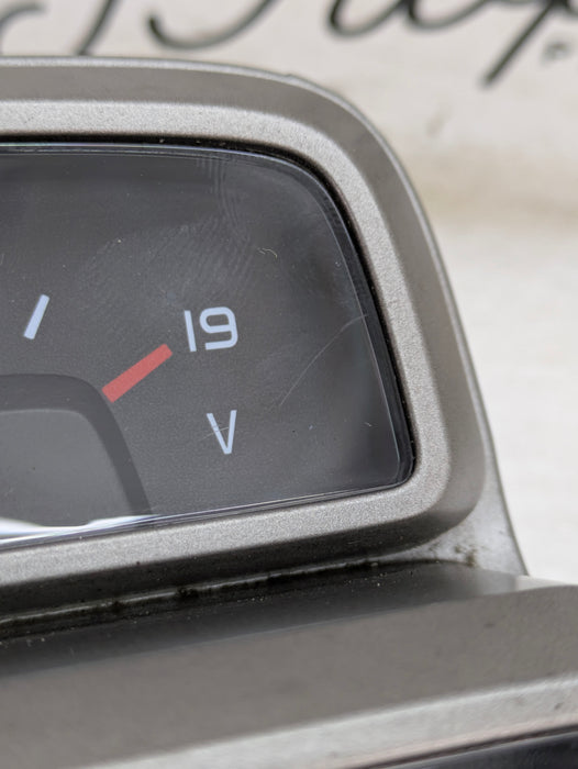 2015 Chevrolet 5th Gen Camaro 2SS V8 Console Oil Pressure Temperature Volt Silver Gauges 22988834 *Scratch*