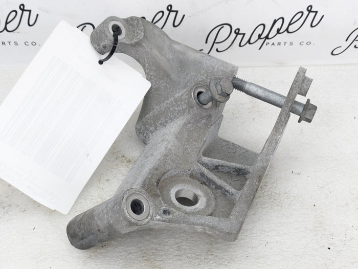 2021 Volvo V60 T6 R-Design Right/Passenger Side Engine Motor Mount Support Bracket 31430470