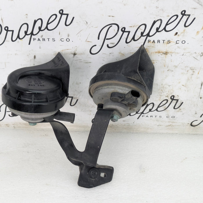 Porsche 996.2 911 Carrera 4 Low & High Siren Horns W/Bracket 99663501502