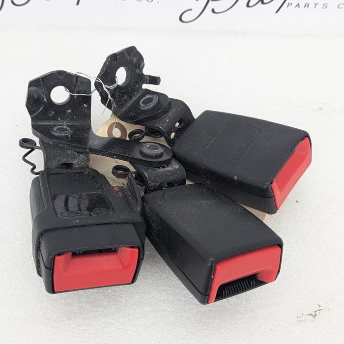 2015-2018 Audi 8U Q3 Rear 2nd Row Seat Belt Receiver Set 4G8857739/4G0857739