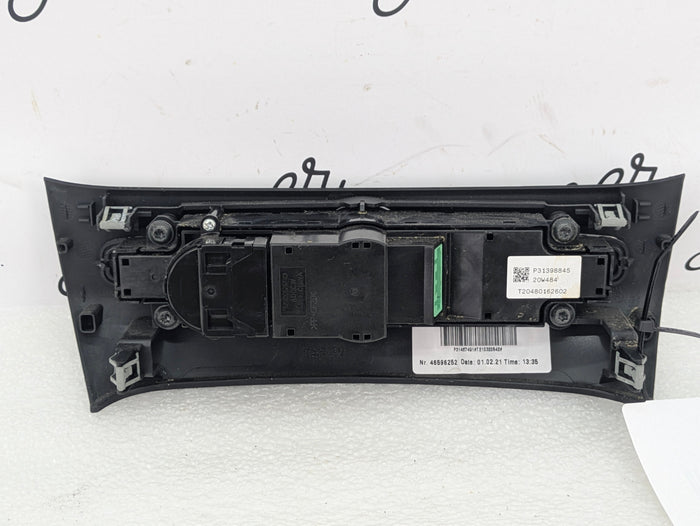 2021 Volvo V60 T6 R-Design Radio Control Panel W/Hazard Lights & Defroster Button 31398845