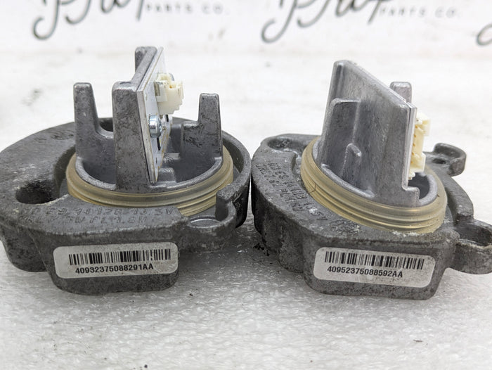 BMW F22 F23 228xi M235xi 230xi M240xi Pre-LCI Right/Passenger Side Headlight Control Module Ballast Set 7318327/7363091