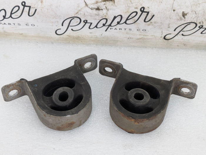 Chevrolet C7 Corvette Stingray Z51 Rear Exhaust Muffler Hanger Set Pair 23290442