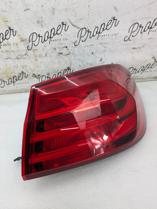 BMW F32 F36 F33 435xi 428xi 440xi 430xi Pre-LCI Right/Passenger Side Outer Tail Light 7296100 *NOTE*