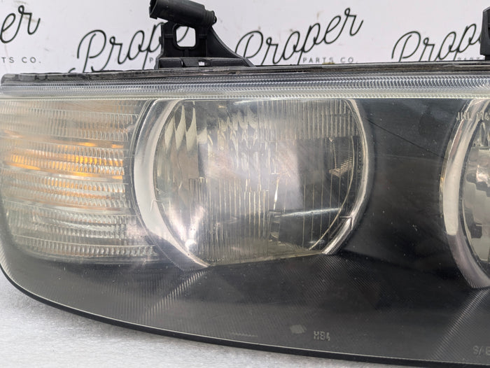 BMW Z3 M Roadster Coupe Front Right Headlight White Indicator 8386048 *Damaged*