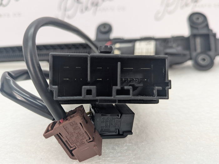 BMW E92 M3 Right/Passenger Side Front Seatbelt Handover & Control Module 9164380/9167237