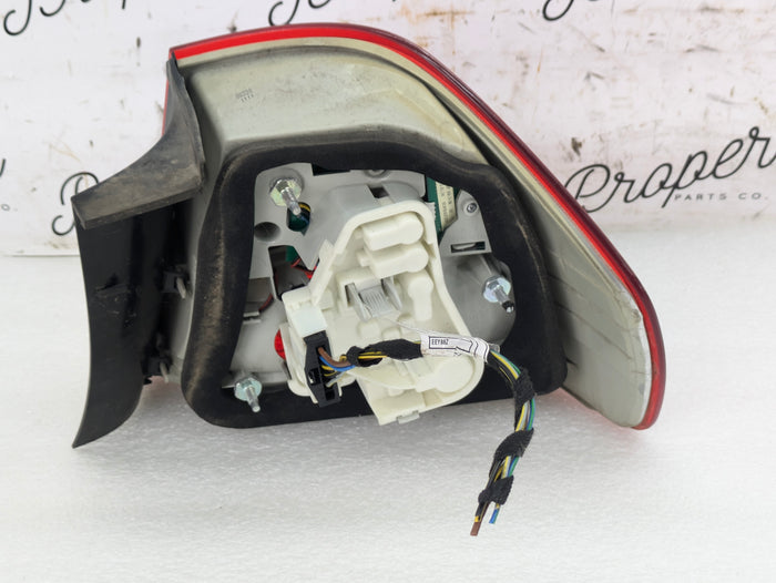 BMW E90 335xi 328xi 325xi 323i LCI Left/Driver Side Rear Outer Tail Light 7289429 *NOTE*