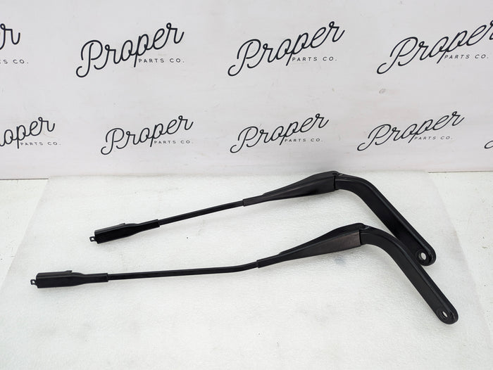 BMW E82 E88 135i 128i Left & Right Windshield Wiper Arms Set Pair 7169971/7169972