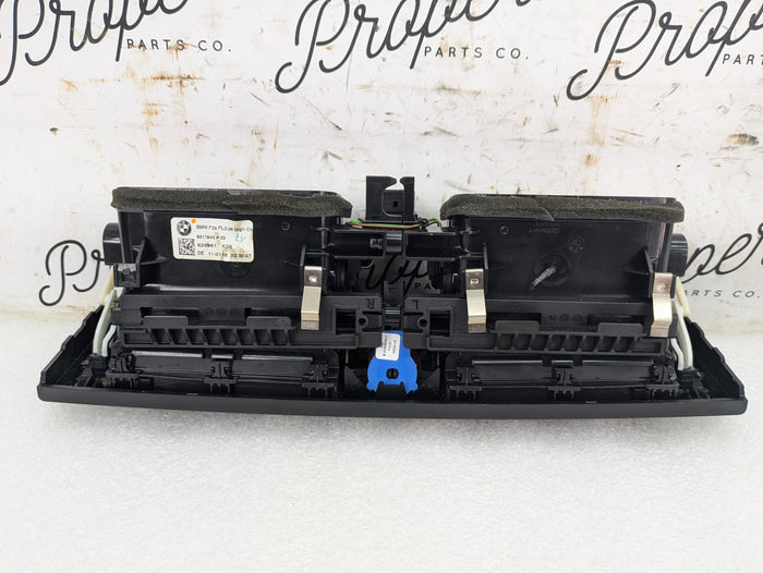 BMW F22 228xi M235xi 230xi M240xi Center Dashboard Air Vent & Trim 9317945 *DAMAGED*