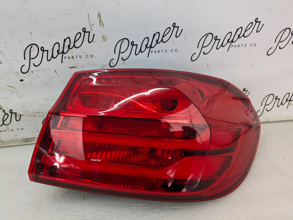 BMW F36 F32 F33 435xi 428xi 440xi 430xi Pre-LCI Right/Passenger Side Outer Tail Light 7296100 *NOTE*