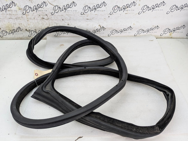 BMW F32 430xi 440xi 428xi 435xi Right/Passenger Side Rubber Door Seal Gasket Weatherstrip 7279742