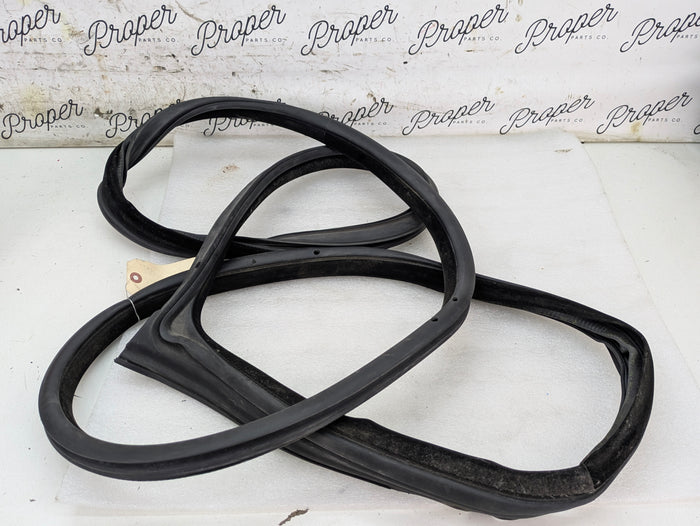BMW F32 430xi 440xi 428xi 435xi Right/Passenger Side Rubber Door Seal Gasket Weatherstrip 7279742