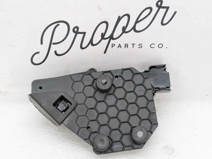 Chevrolet C7 Corvette Stingray Glovebox Release Actuator Motor Assembly & Bracket 340203AB