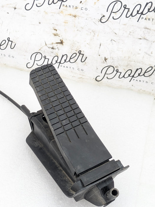 Porsche 996.2 911 Carrera 4 Accelerator Throttle Gas Pedal W/Cable 99642302903/99642338401