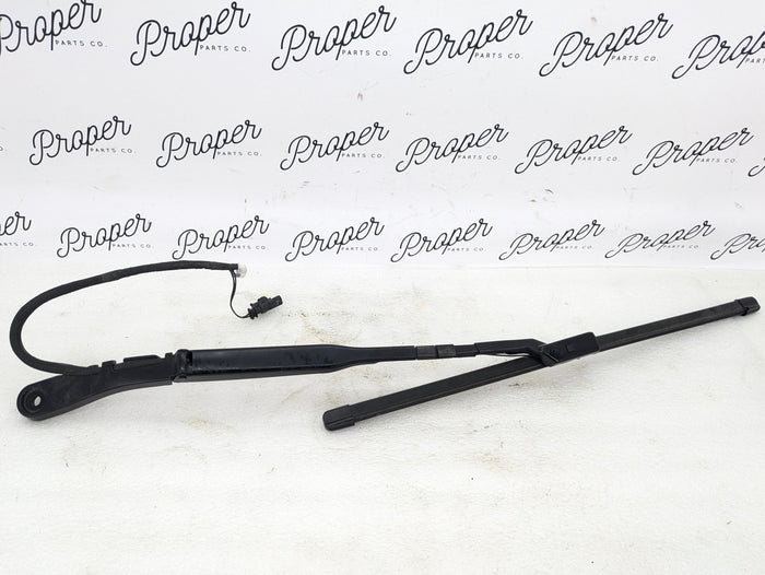 2021 Volvo V60 T6 R-Design Front Left/Right Windshield Wiper Arm Set W000096128/W000092558