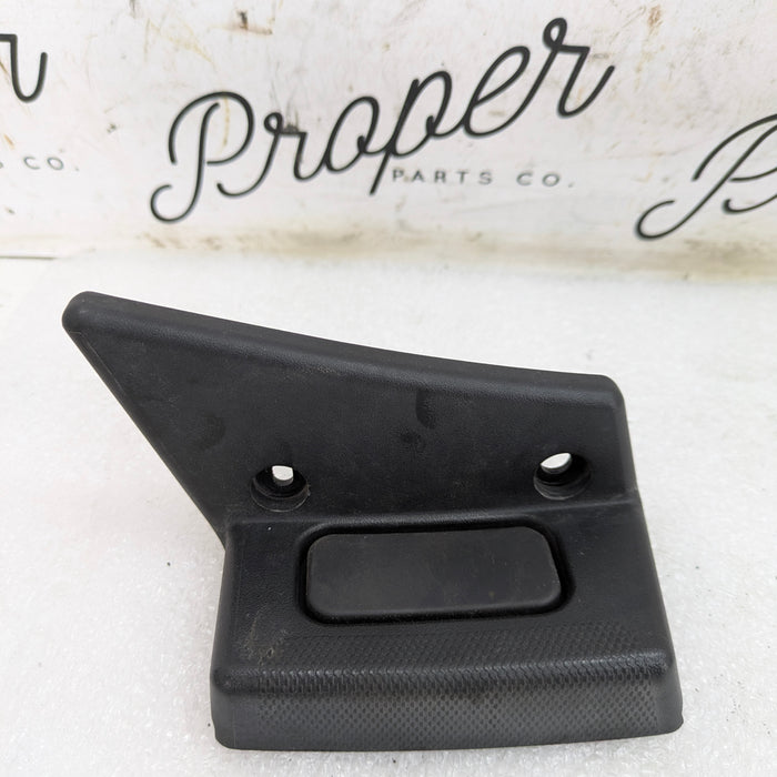 Chevrolet C7 Corvette Stingray Z51 Left/Driver Side Exterior Door Latch Release Button Switch & Trim 10446243