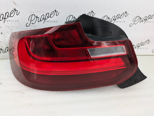 BMW F22 F23 228xi 230xi M235xi M240xi F87 M2 Pre-LCI Left/Driver Side Tail Light Assembly 7295427 *DAMAGED*