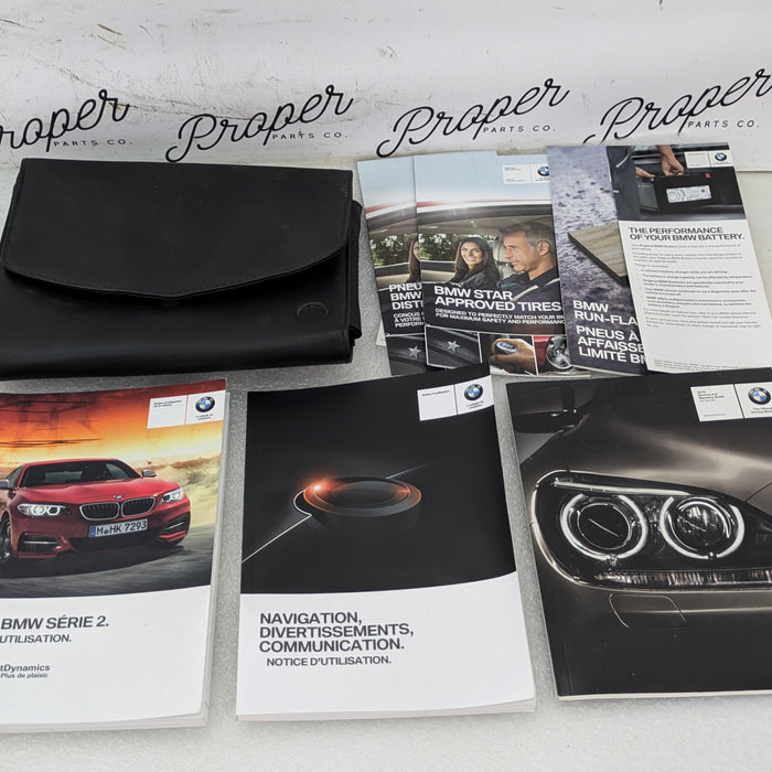 BMW F22 228xi French Language Owners Manuals & Leather Case 8833313 *NOTE*