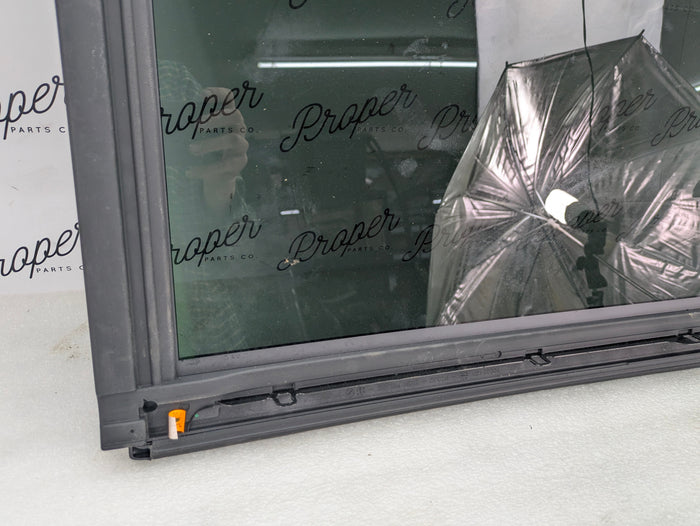 2021 Volvo V60 T6 R-Design Rear Panoramic Sunroof Glass Panel 31395508