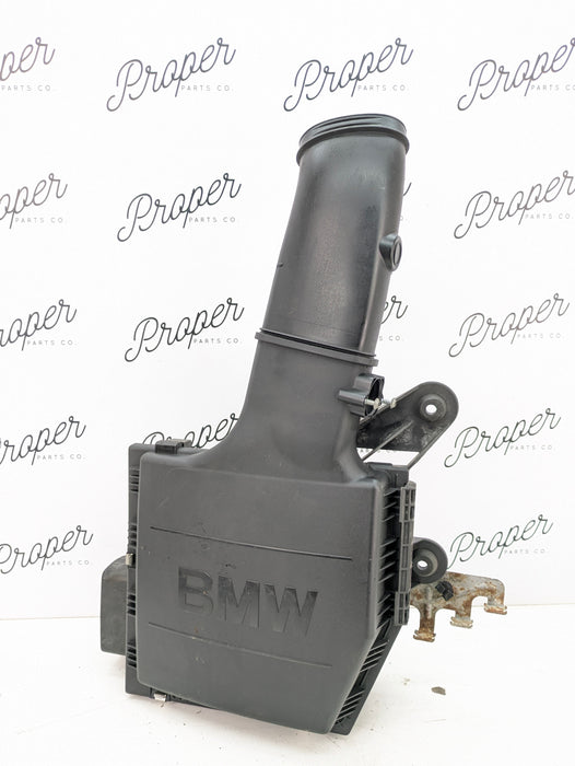 BMW E90 E92 E93 335xi 335i E88 E82 135i N55 Engine Intake Air Box Filter Housing 7599284