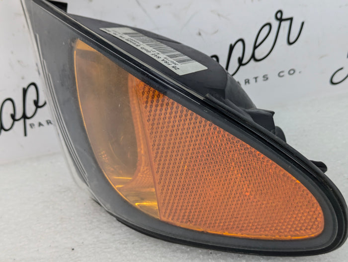 BMW E46B 330i 325i 320i Sedan/Wagon Front Right Amber Black Turn Signal 7165860/6915382