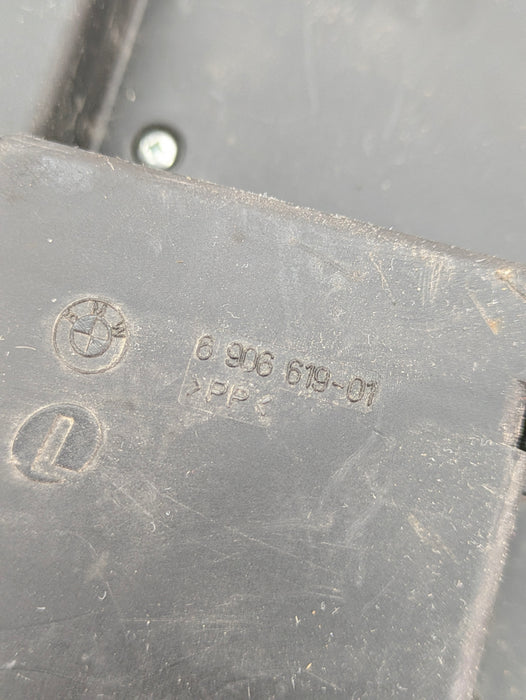 BMW E60 E61 E63 E64 5 Series Trunk Power Distribution Fuse Box 6906618/6906619