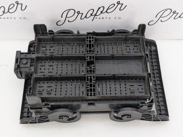 Chevrolet C7 Corvette Stingray Engine Bay Fuse Panel Junction Box 80409255 *DAMAGED*