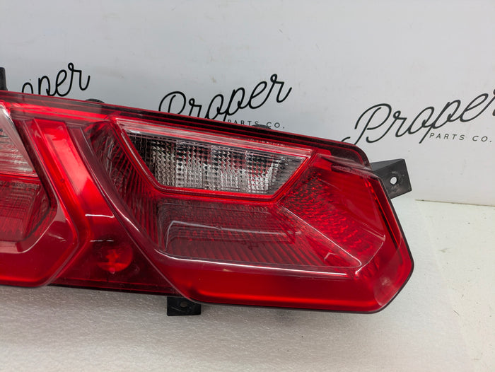 Chevrolet C7 Corvette Stingray Rear Left/Driver Side Tail Light 23170469 *DAMAGED*